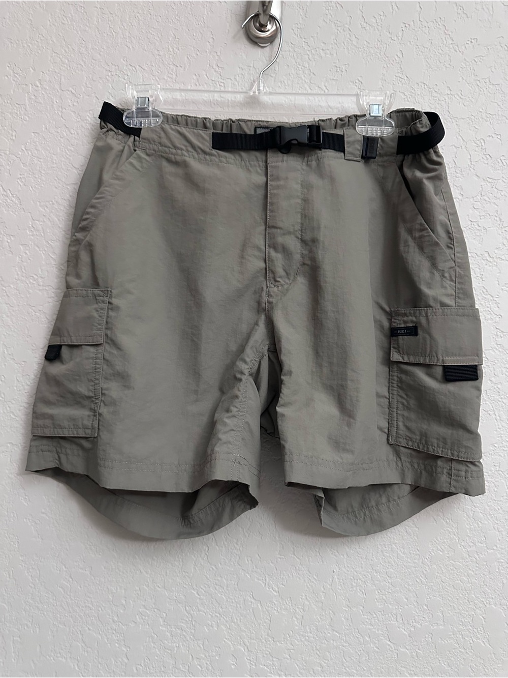 REI Women’s Hiking Cargo Shorts with Belt Size 10 Taupe